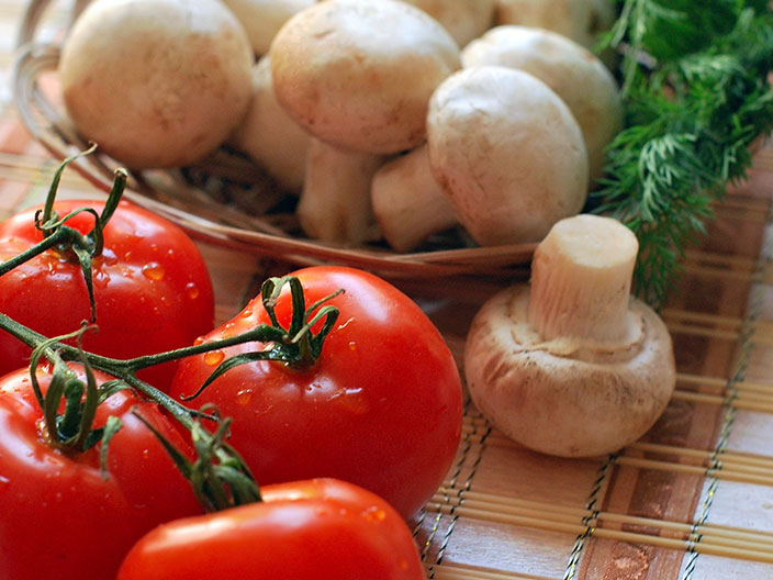 Tomato plants benefit from AM